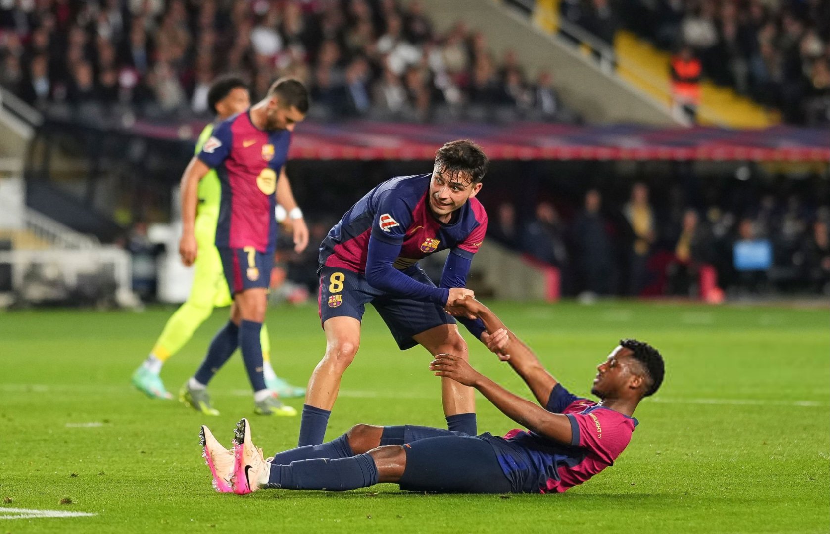 德布劳内在塞尔维亚队比赛中锐不可当，晋级下一阶段引发热议！赢得满堂喝彩(塞尔维亚为啥这么硬气)