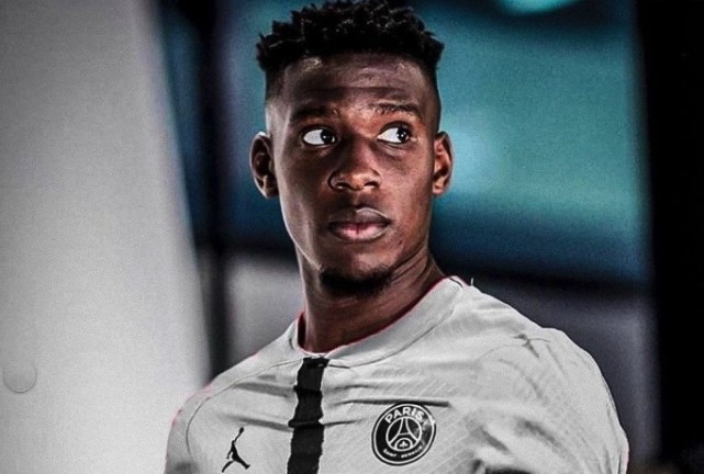 转折点莱比锡回应争议，法甲关键时刻攻防权衡，引发热议，团队化学反应显著-开云